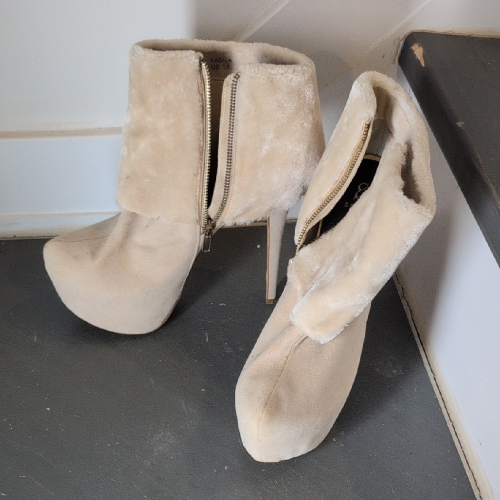 Scene Weaver Beige Winter Boots - Picture 3 of 3